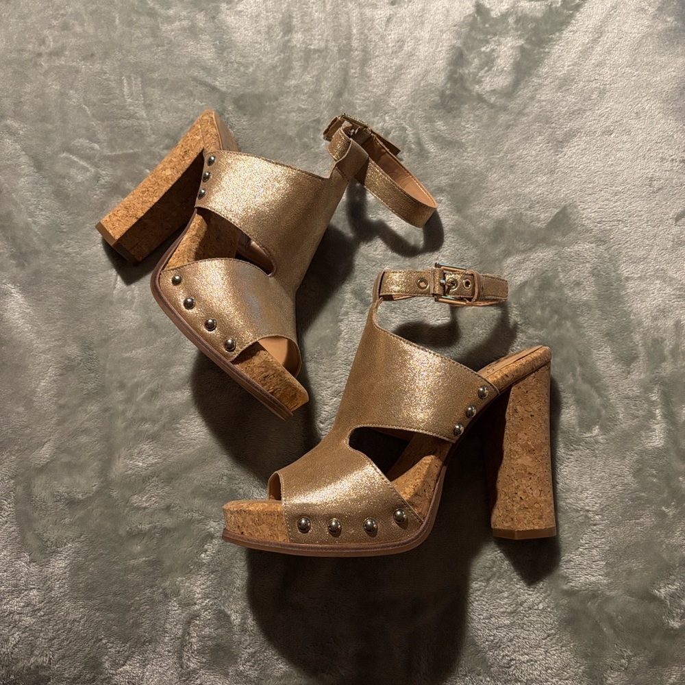 Gold Platform sandals with Cork Heel Vince Camuto NEW